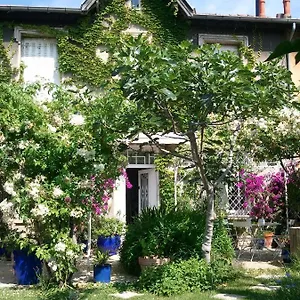 Les Petits Poissons Bed and breakfast Aviñón